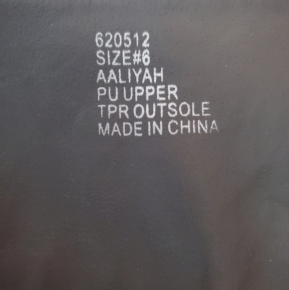 Charlotte Russe Gray Knee-high Stiletto Boots with Zipper, Size 6 - Picture 3 of 5